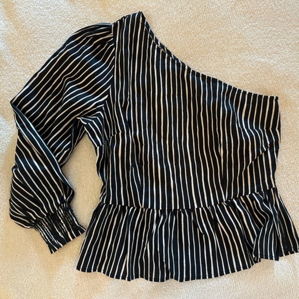 Who What Wear One-Shoulder Striped Top – Size Small – NWT